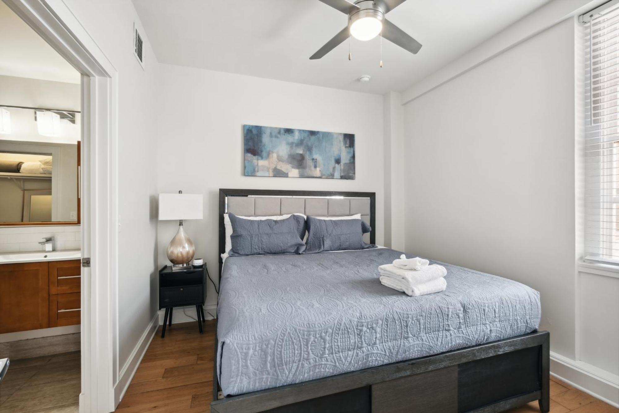 نيو أورلينز Amazing Condos Beautiful View 2 Blocks To French Quarter, Small Rooftop Pool, Gym, Seanger Theater, Super Dome, And Bourbon St الغرفة الصورة