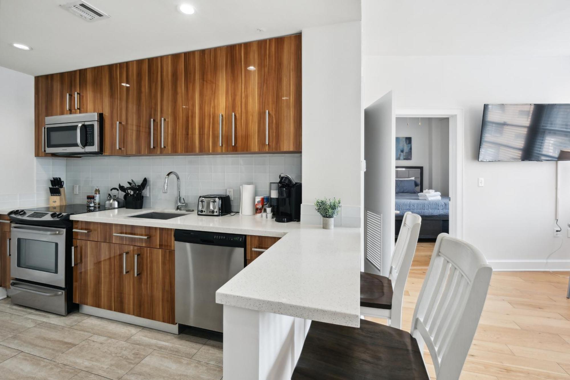 نيو أورلينز Amazing Condos Beautiful View 2 Blocks To French Quarter, Small Rooftop Pool, Gym, Seanger Theater, Super Dome, And Bourbon St الغرفة الصورة