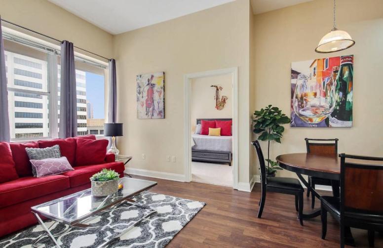 نيو أورلينز Amazing Condos Beautiful View 2 Blocks To French Quarter, Small Rooftop Pool, Gym, Seanger Theater, Super Dome, And Bourbon St المظهر الخارجي الصورة