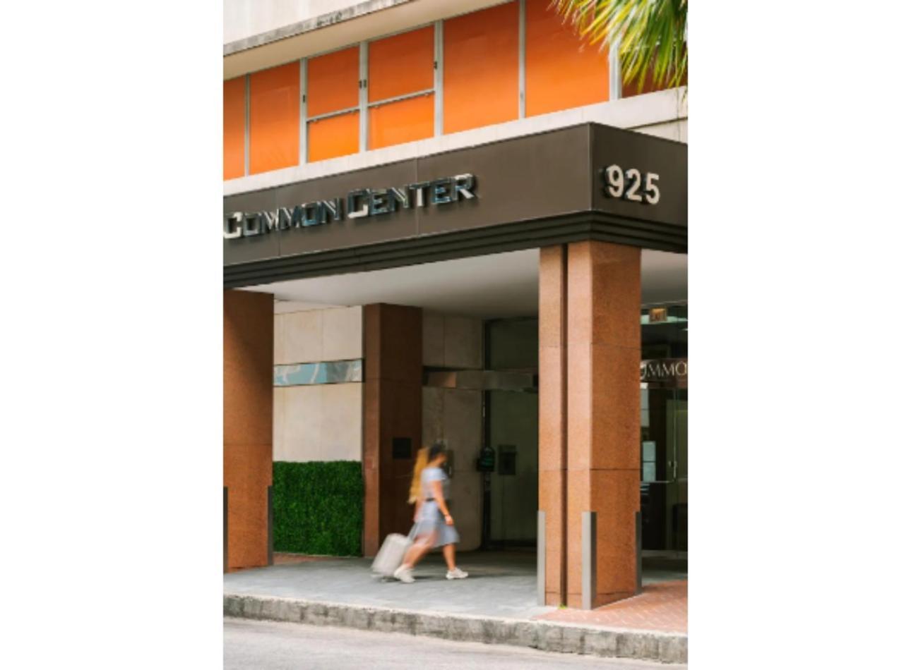 نيو أورلينز Amazing Condos Beautiful View 2 Blocks To French Quarter, Small Rooftop Pool, Gym, Seanger Theater, Super Dome, And Bourbon St المظهر الخارجي الصورة