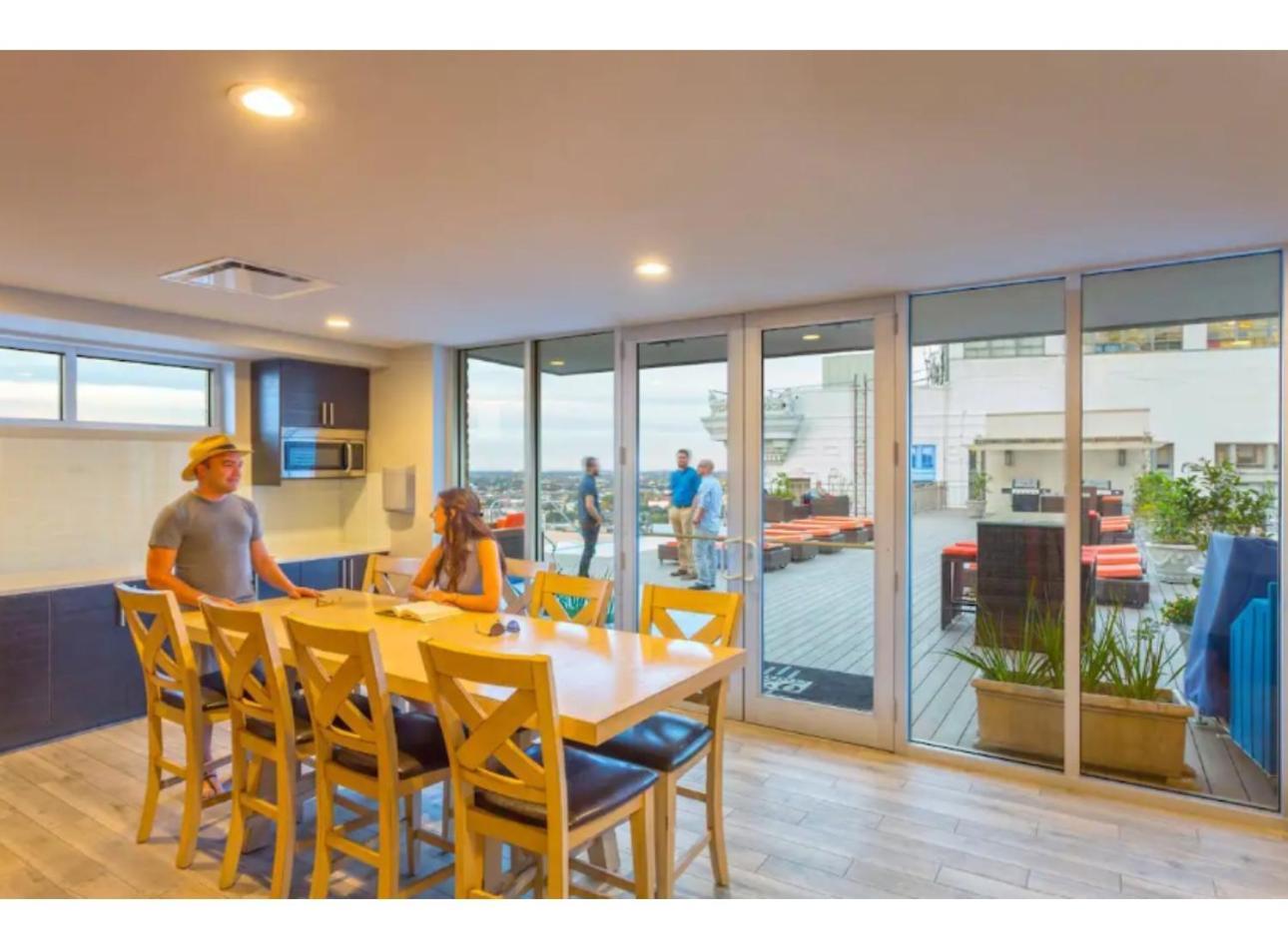 نيو أورلينز Amazing Condos Beautiful View 2 Blocks To French Quarter, Small Rooftop Pool, Gym, Seanger Theater, Super Dome, And Bourbon St المظهر الخارجي الصورة