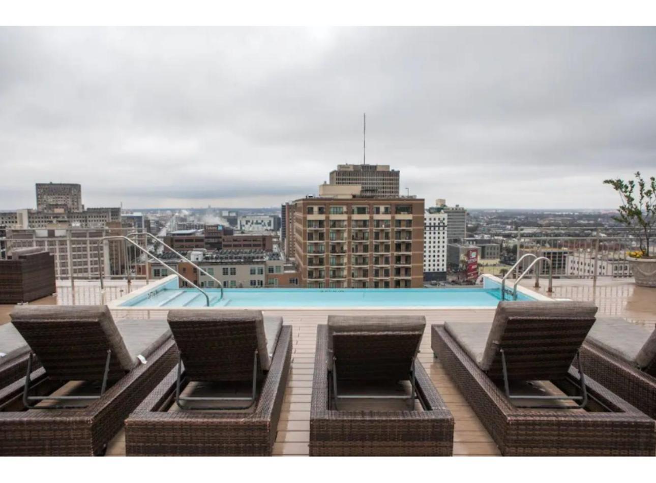 نيو أورلينز Amazing Condos Beautiful View 2 Blocks To French Quarter, Small Rooftop Pool, Gym, Seanger Theater, Super Dome, And Bourbon St المظهر الخارجي الصورة
