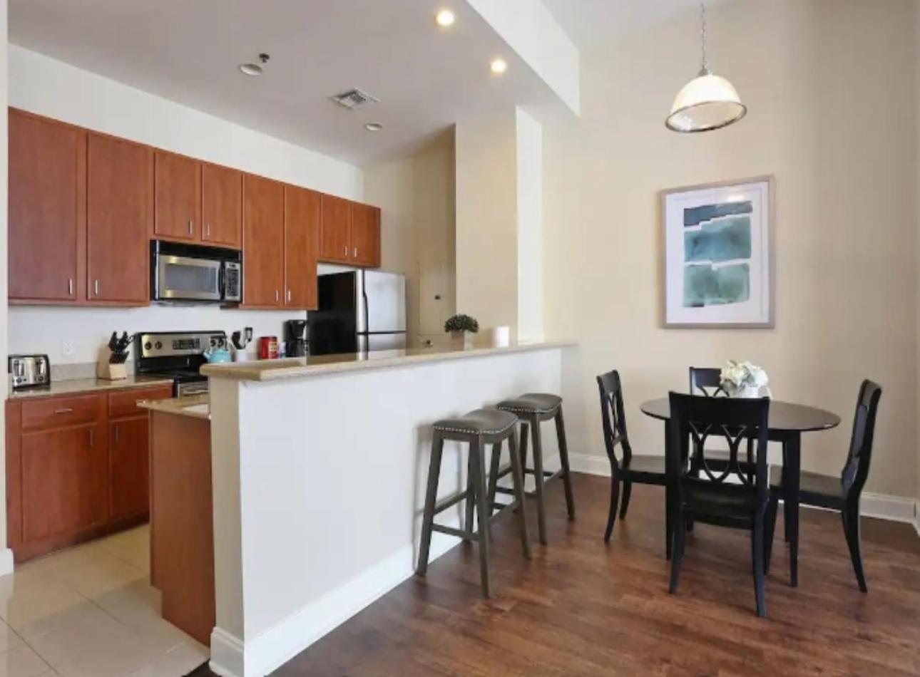 نيو أورلينز Amazing Condos Beautiful View 2 Blocks To French Quarter, Small Rooftop Pool, Gym, Seanger Theater, Super Dome, And Bourbon St المظهر الخارجي الصورة