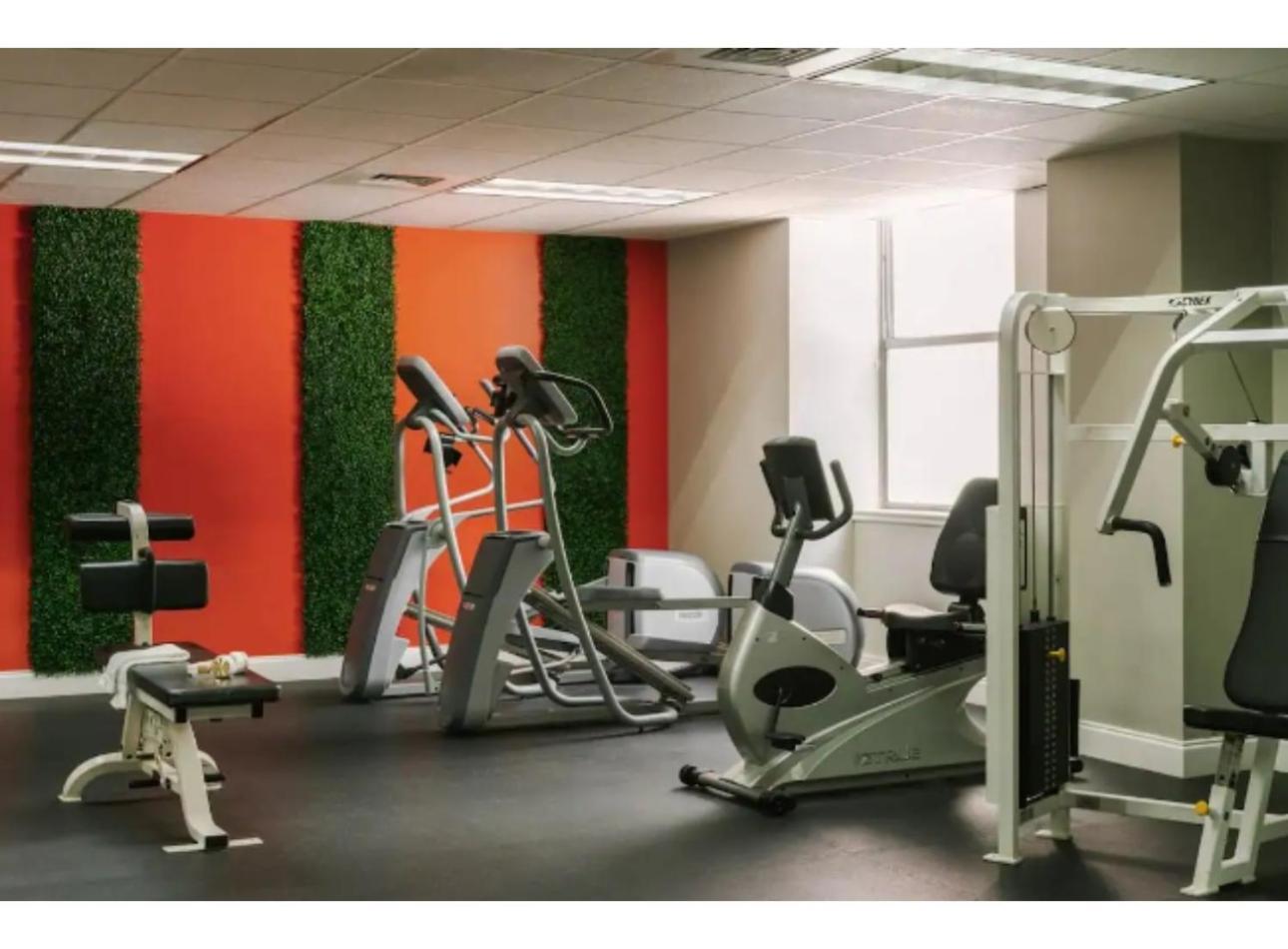نيو أورلينز Amazing Condos Beautiful View 2 Blocks To French Quarter, Small Rooftop Pool, Gym, Seanger Theater, Super Dome, And Bourbon St المظهر الخارجي الصورة